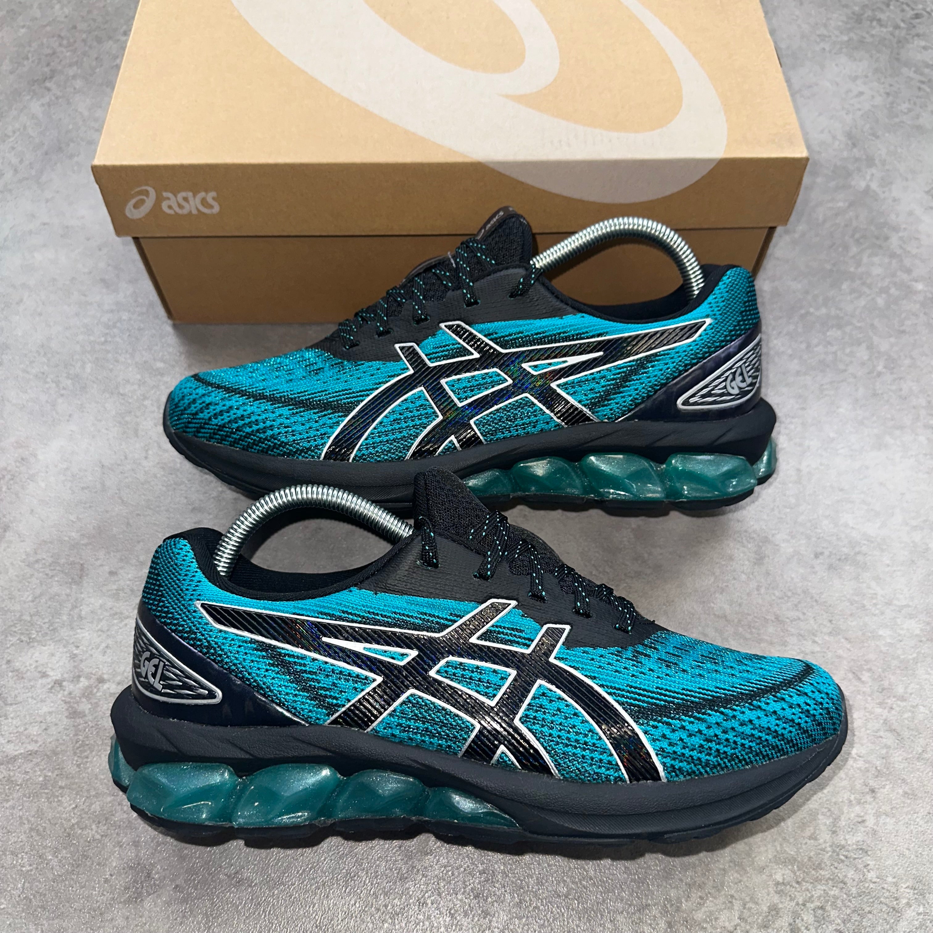 ASICS Gel Quantum 180 VII Black / Lagoon Blue front view