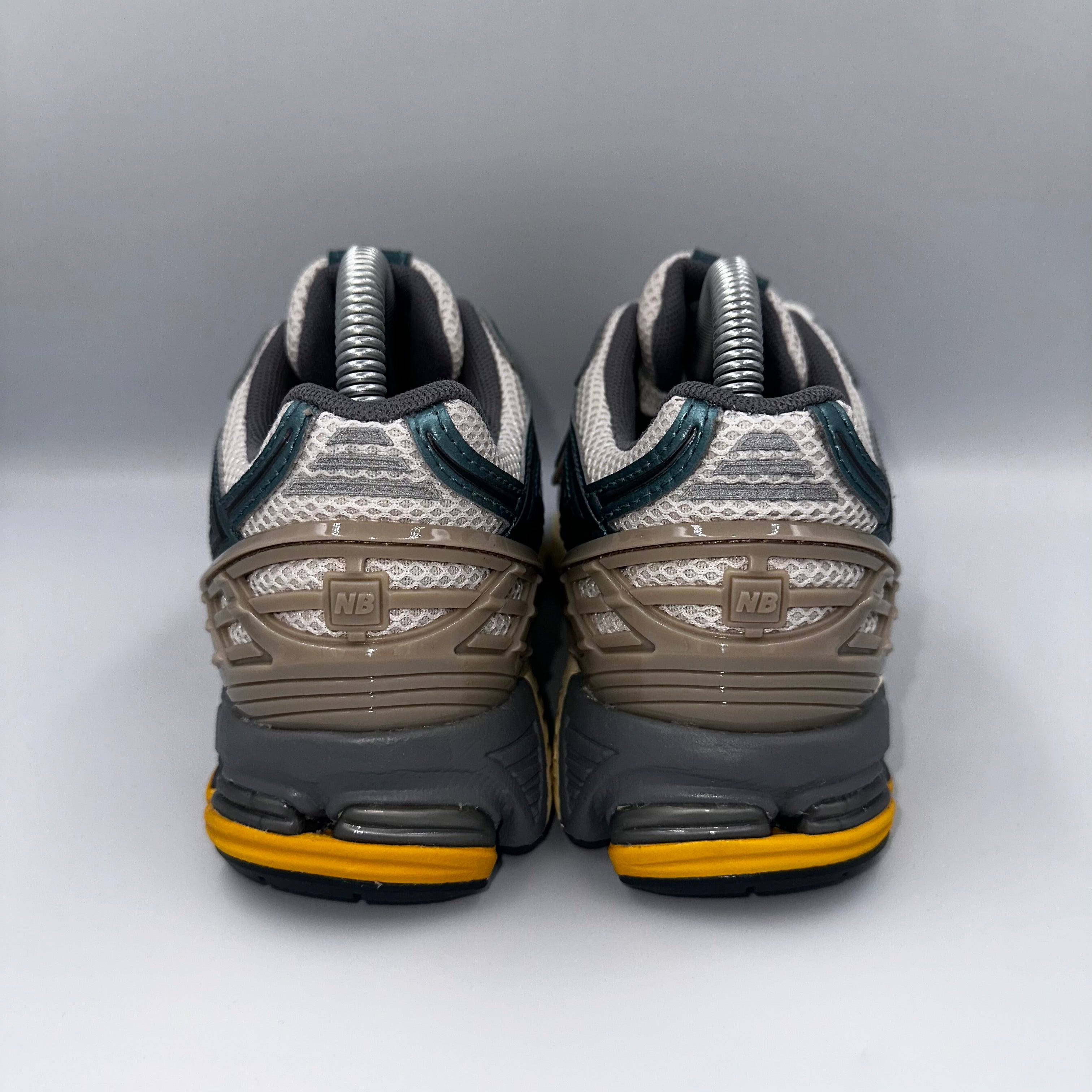 New Balance 1906R Newspruce / Moonbeam outsole view