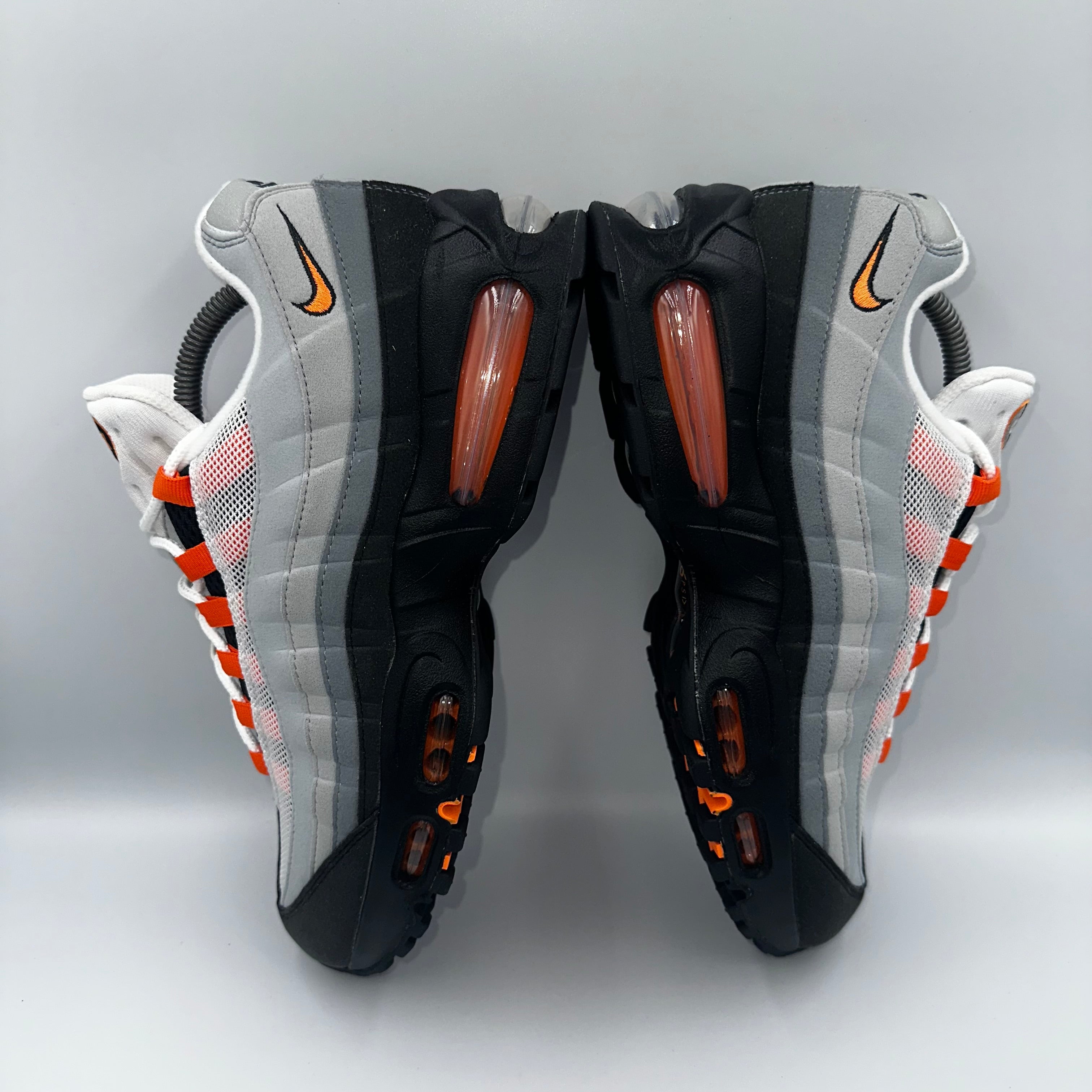 Nike Air Max 95 OG Mandarin 2025 “Big Bubble” three-quarter front angle