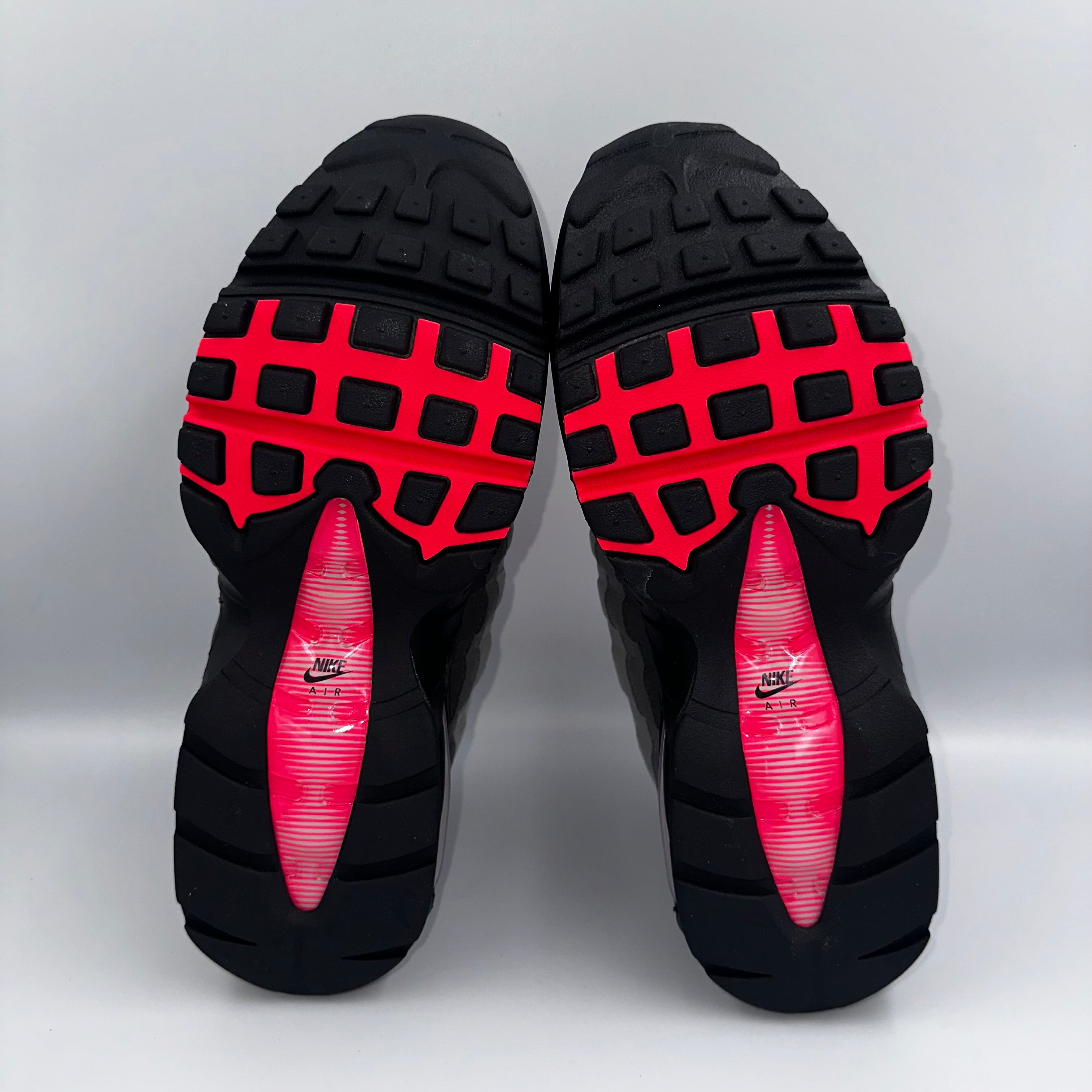 Nike Air Max 95 OG Solar Red 2025 "Big Bubble" heel and counter detail