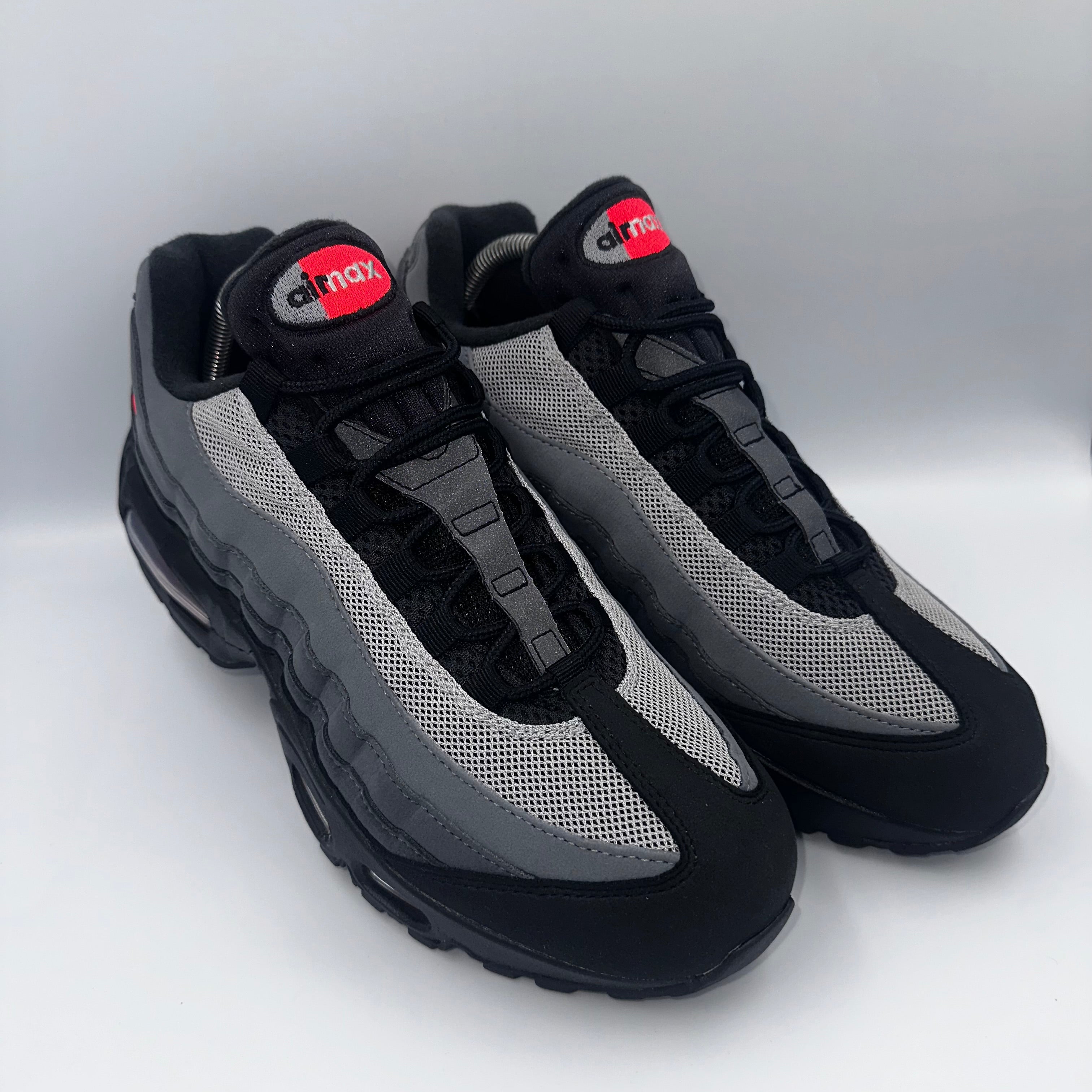 Nike Air Max 95 Bright Crimson “Dracula 2.0” "Big Bubble" lateral side profile
