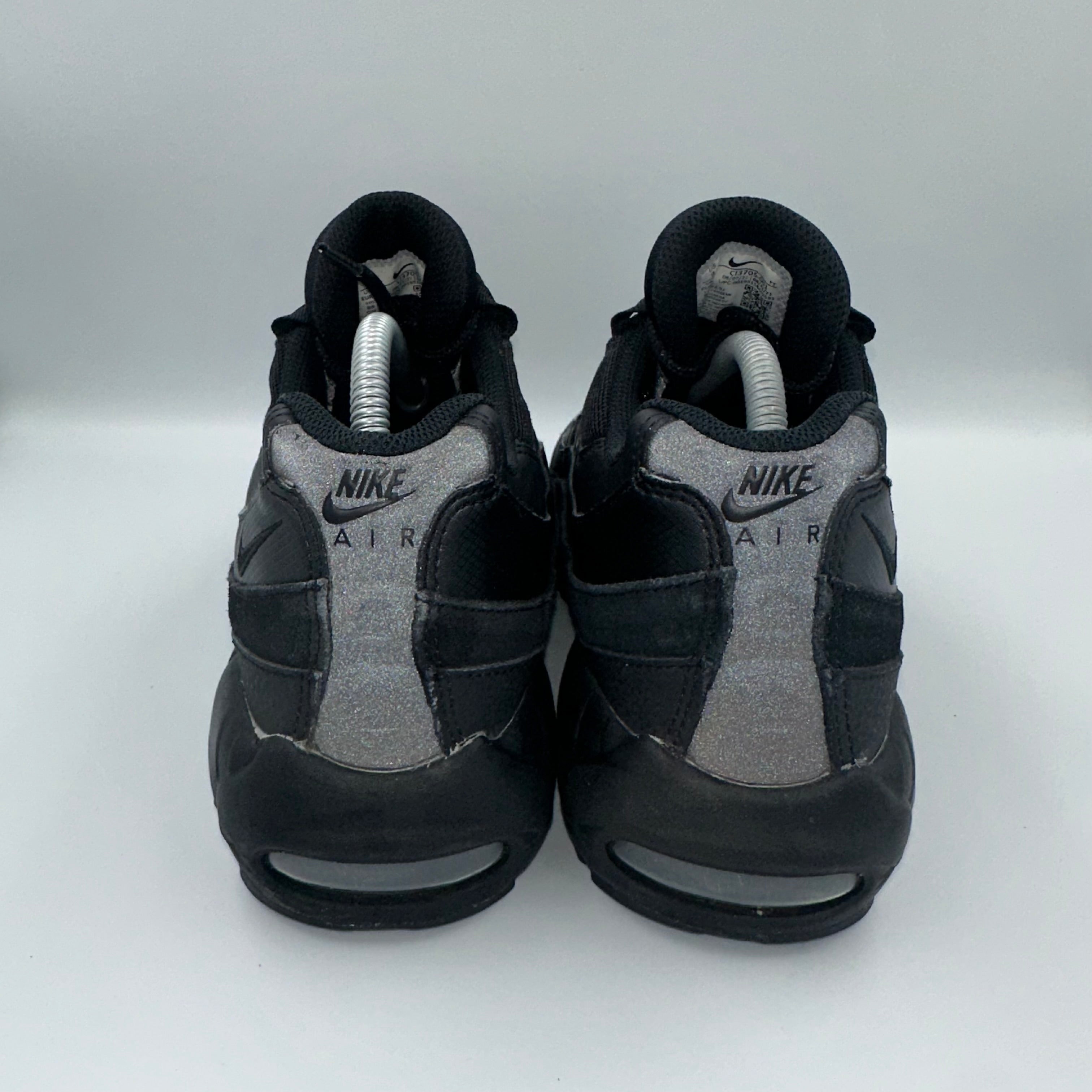Nike Air Max 95 Triple Black UK 8 outsole view