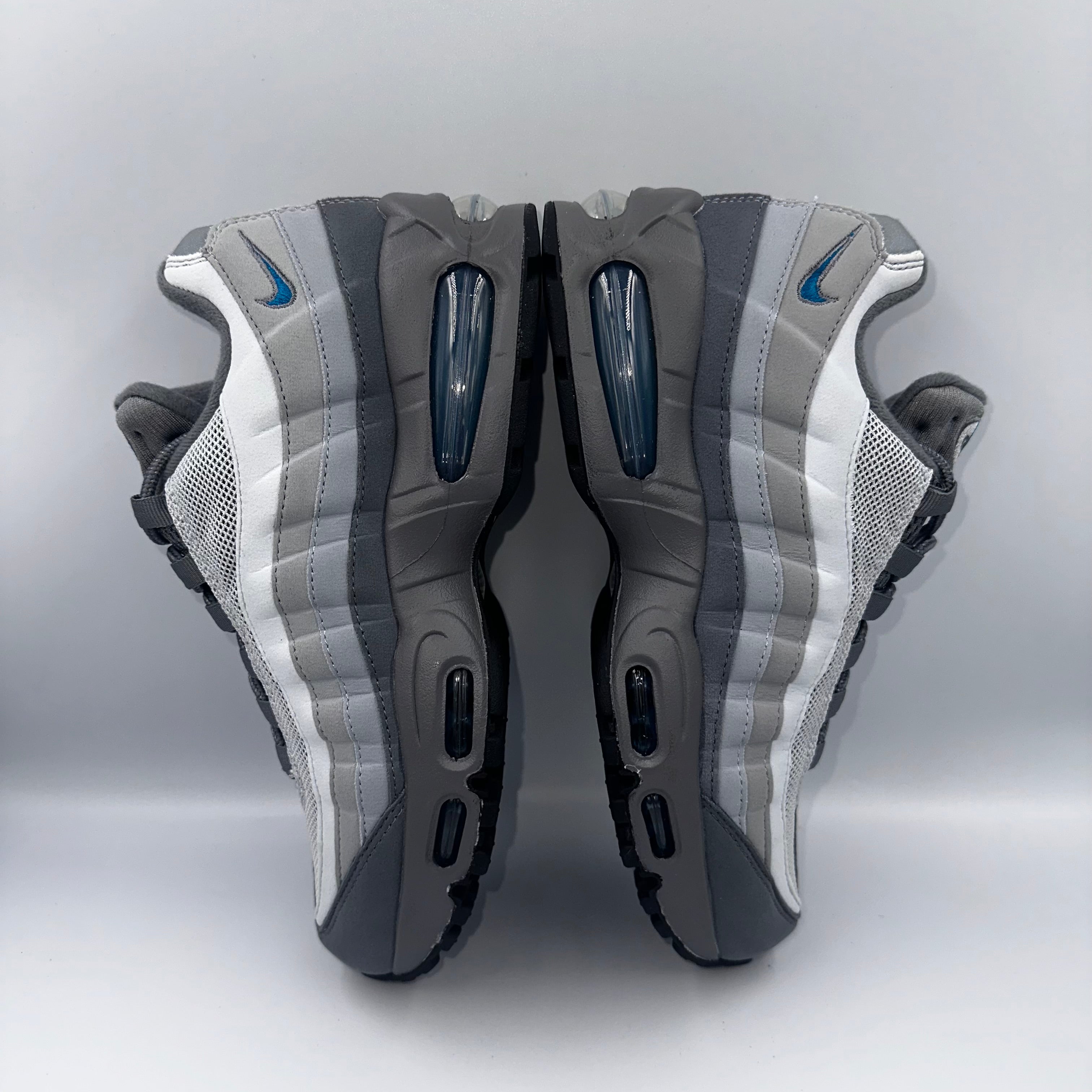 Nike Air Max 95 Smoke Grey / Green Abyss “Big Bubble" UK 6 three-quarter front angle