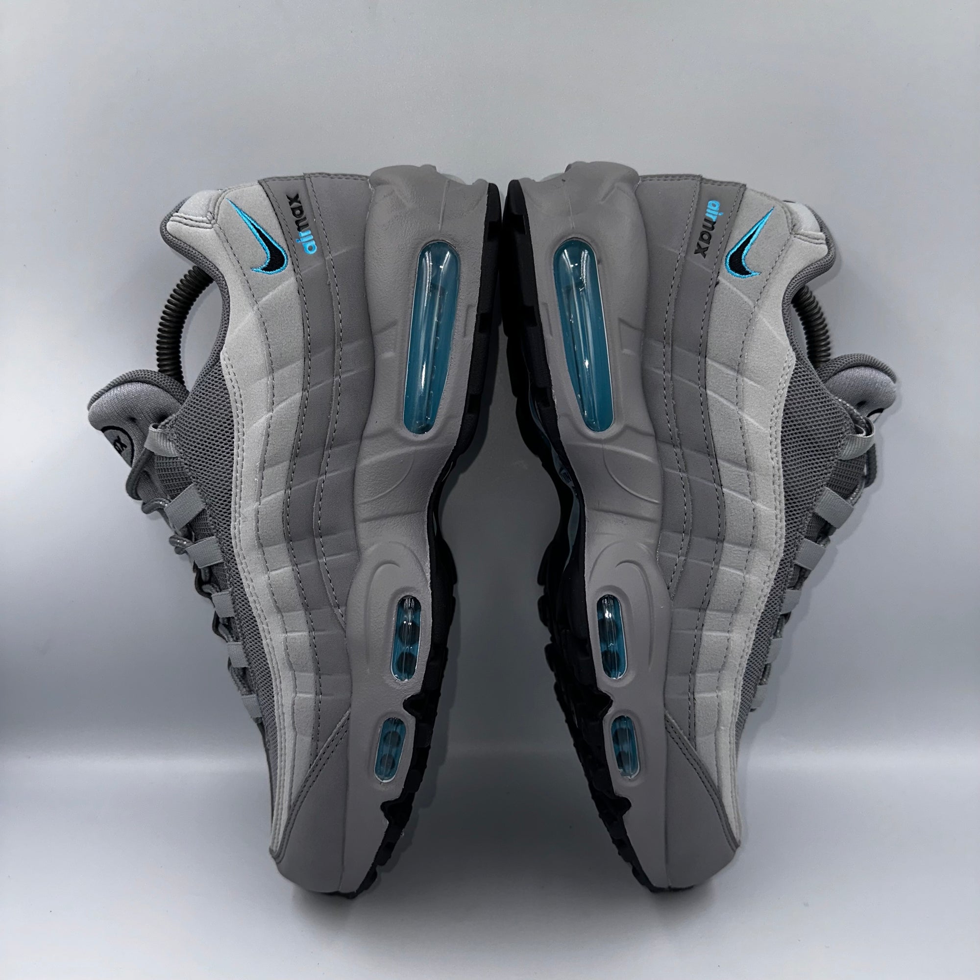 Nike Air Max 95 Particle Grey Retro Logo