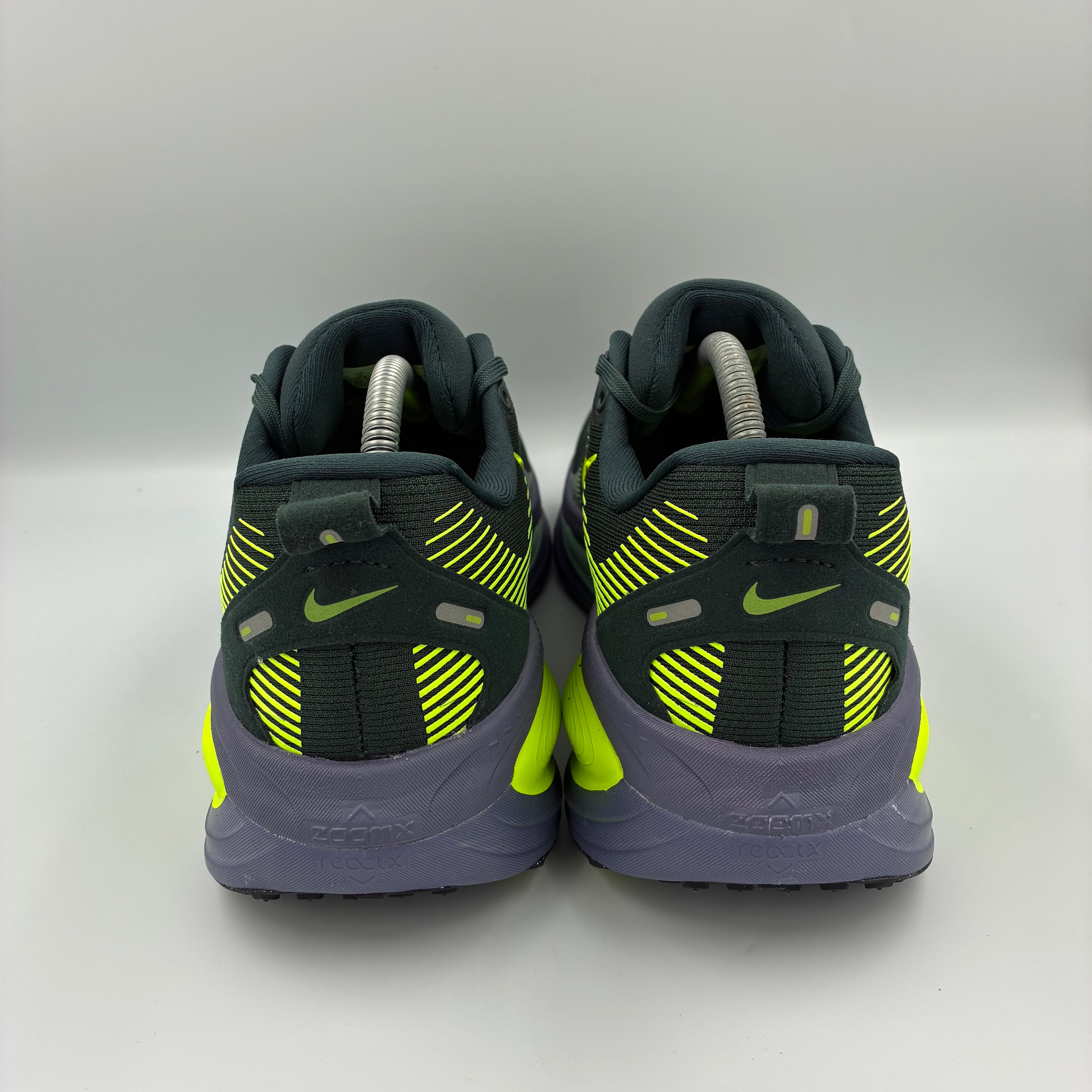 Nike Vomero 18 Seaweed / Volt-Cannon UK 8