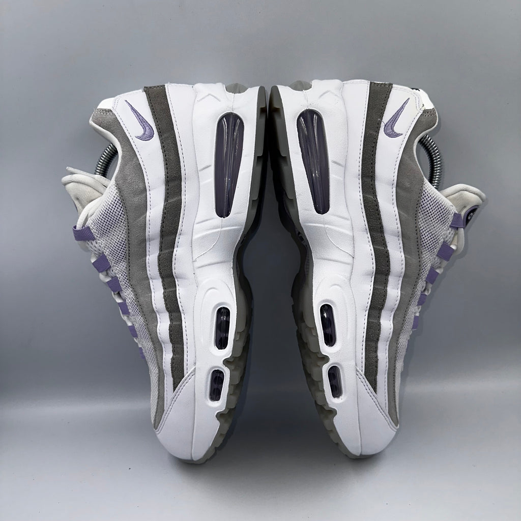Nike Air Max 95 White / Hydranges UK 8.5 "Big Bubble" three-quarter front angle