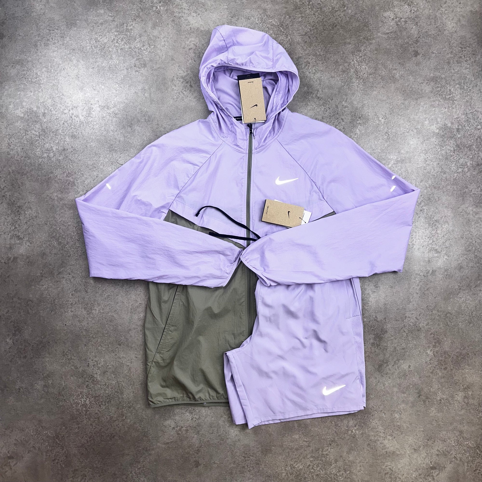 Nike Stride Windbreaker & Challenger Shorts Violet