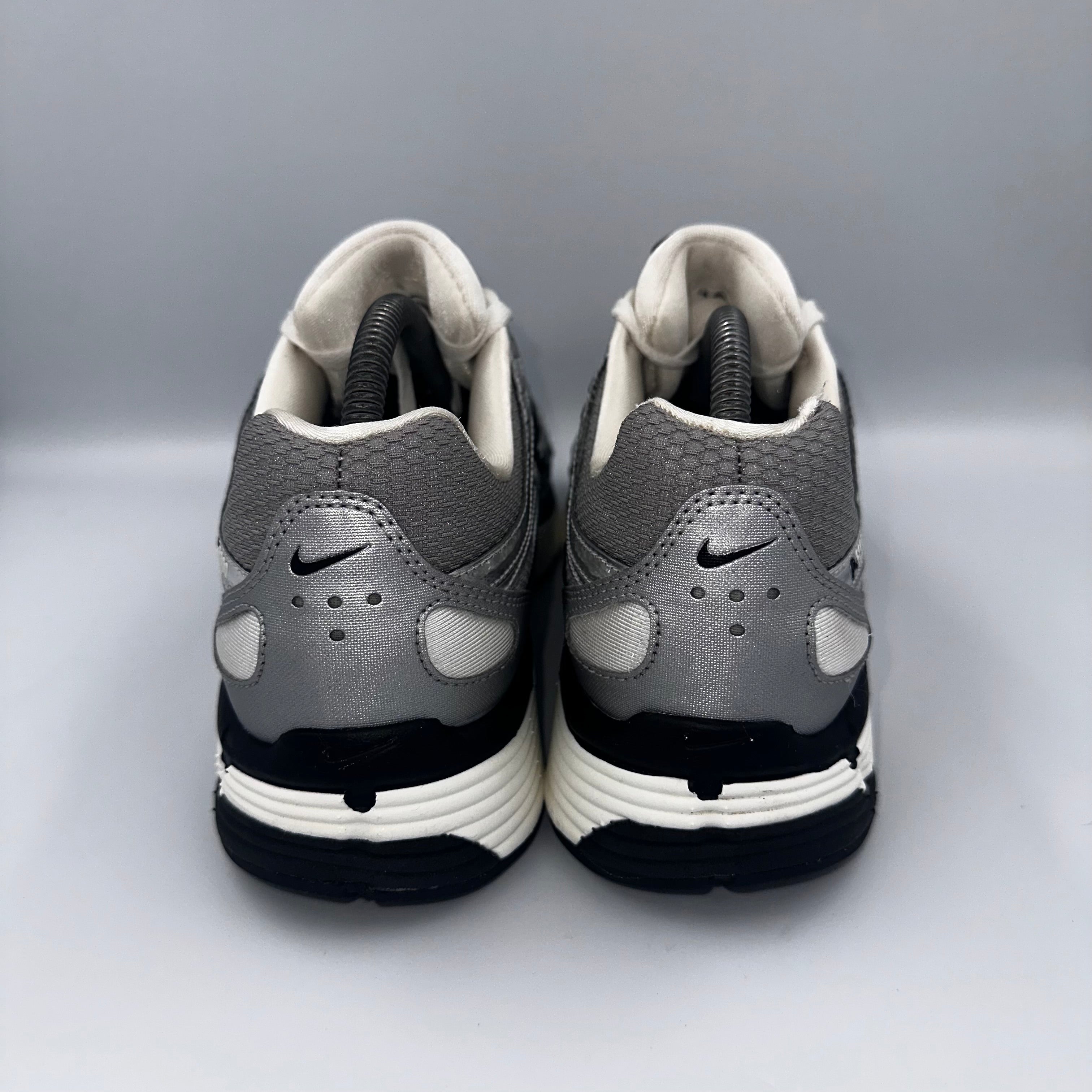 Nike P-6000 Metallic Silver UK 7 outsole view