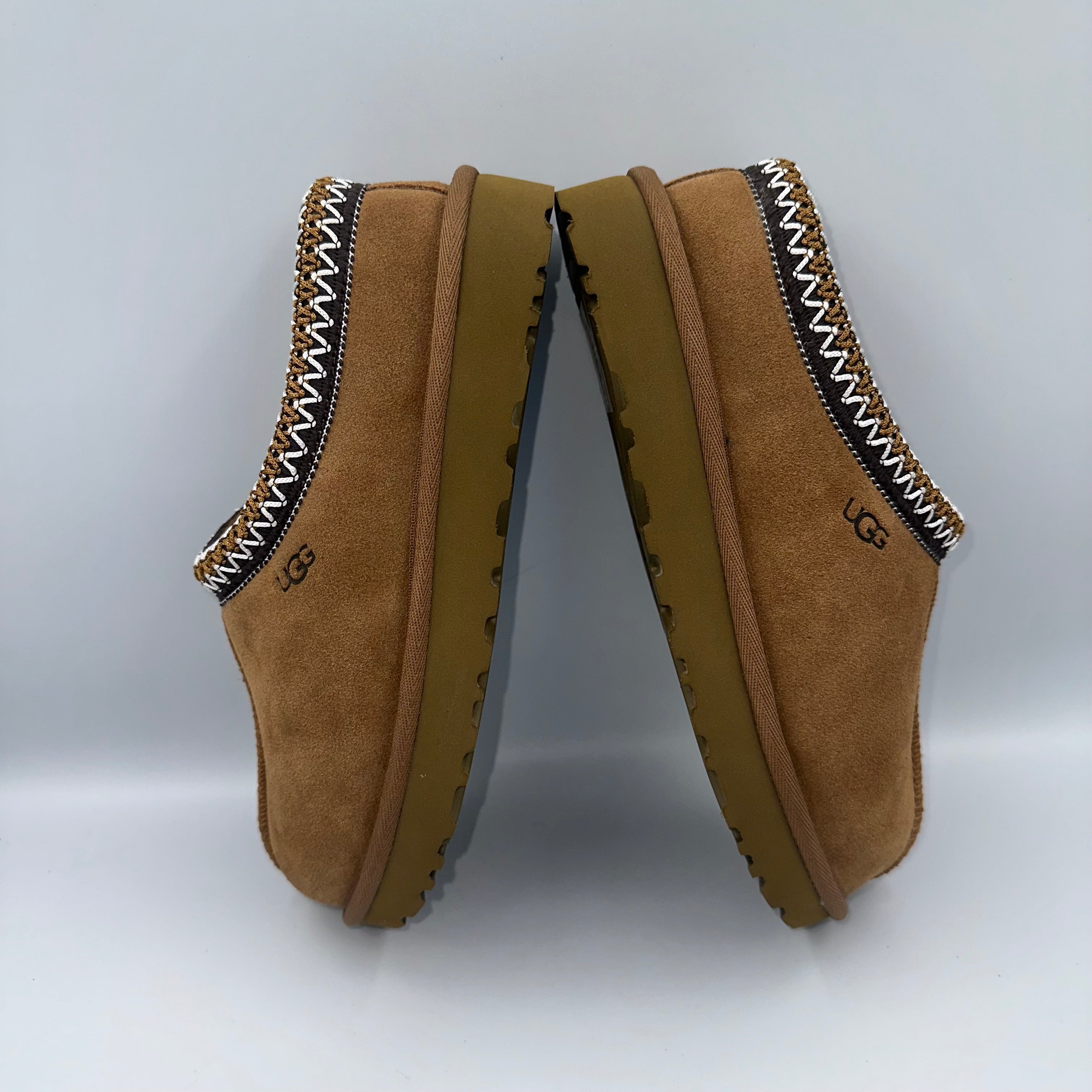 Ugg Chestnut Tasmin UK 4 three-quarter front angle
