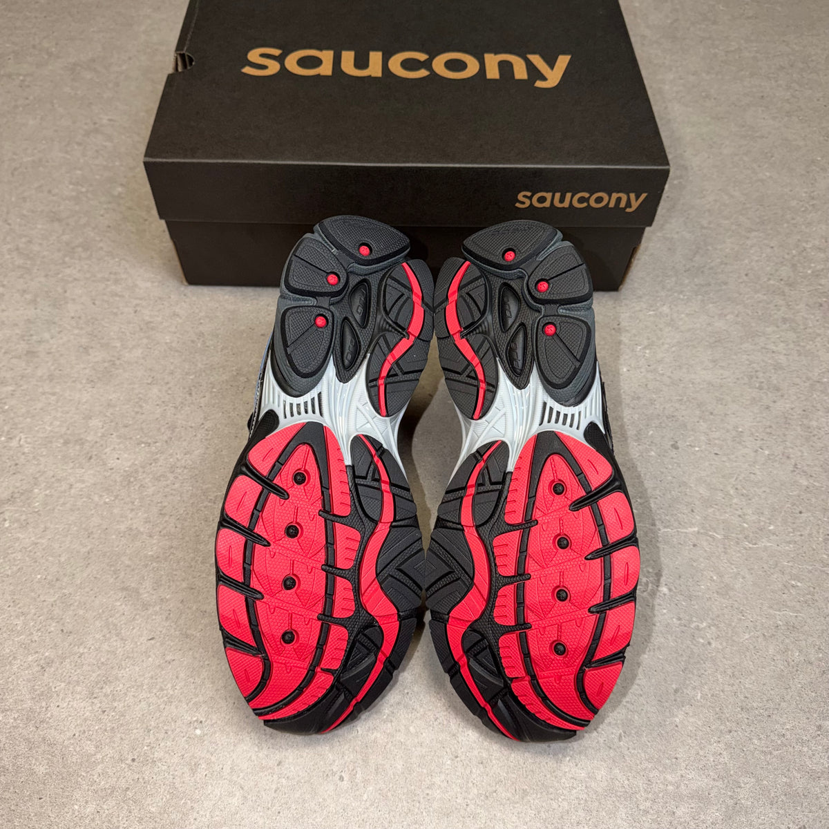 Saucony ProGrid Omni 9 Black / Multi – S70739-58