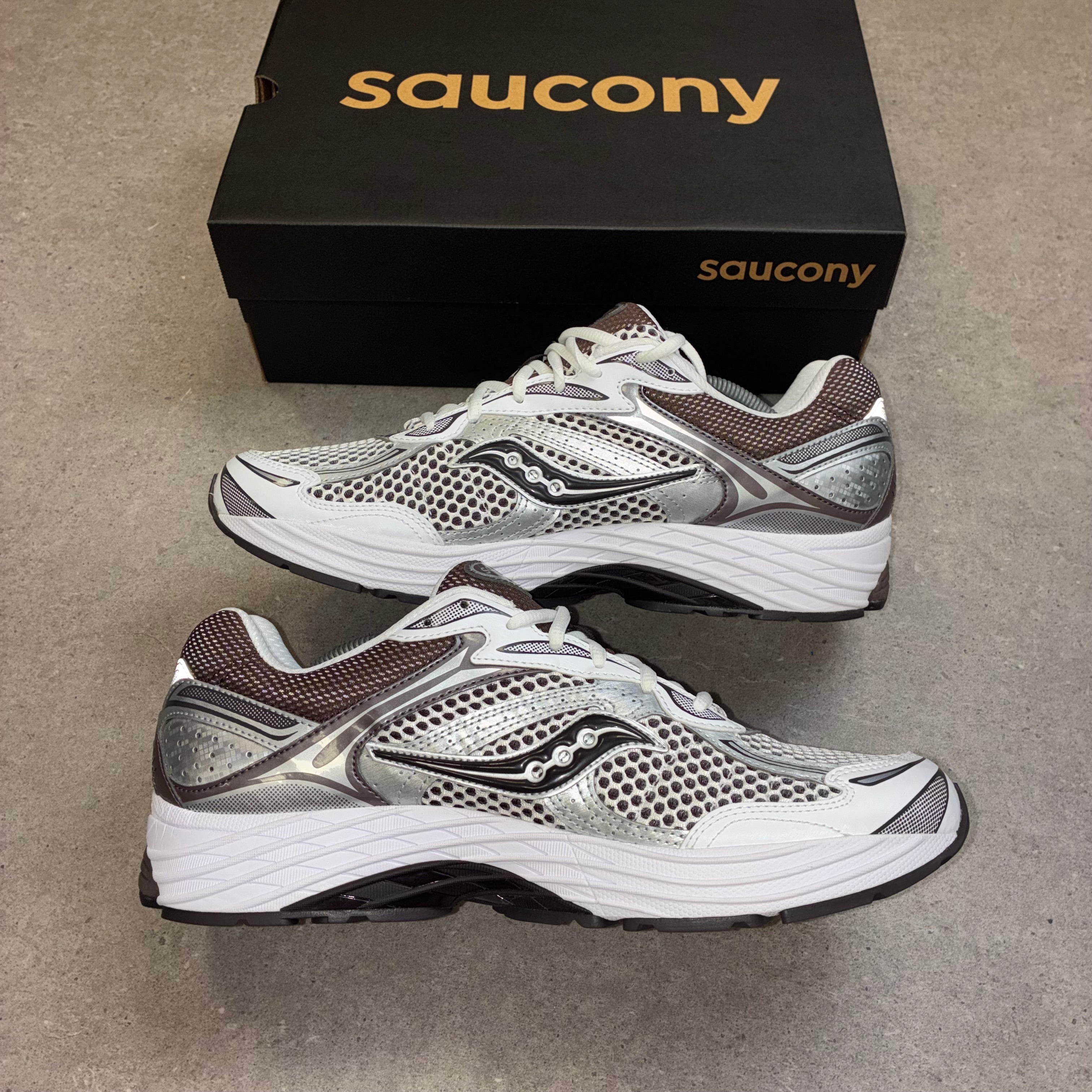 Saucony ProGrid Omni 9 White / Brown