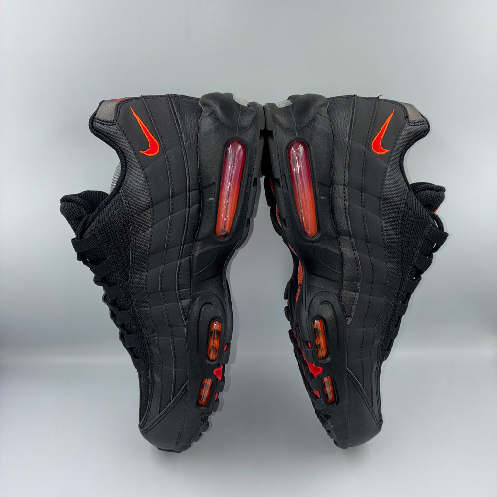 Nike Air Max 95 Black / University Red
