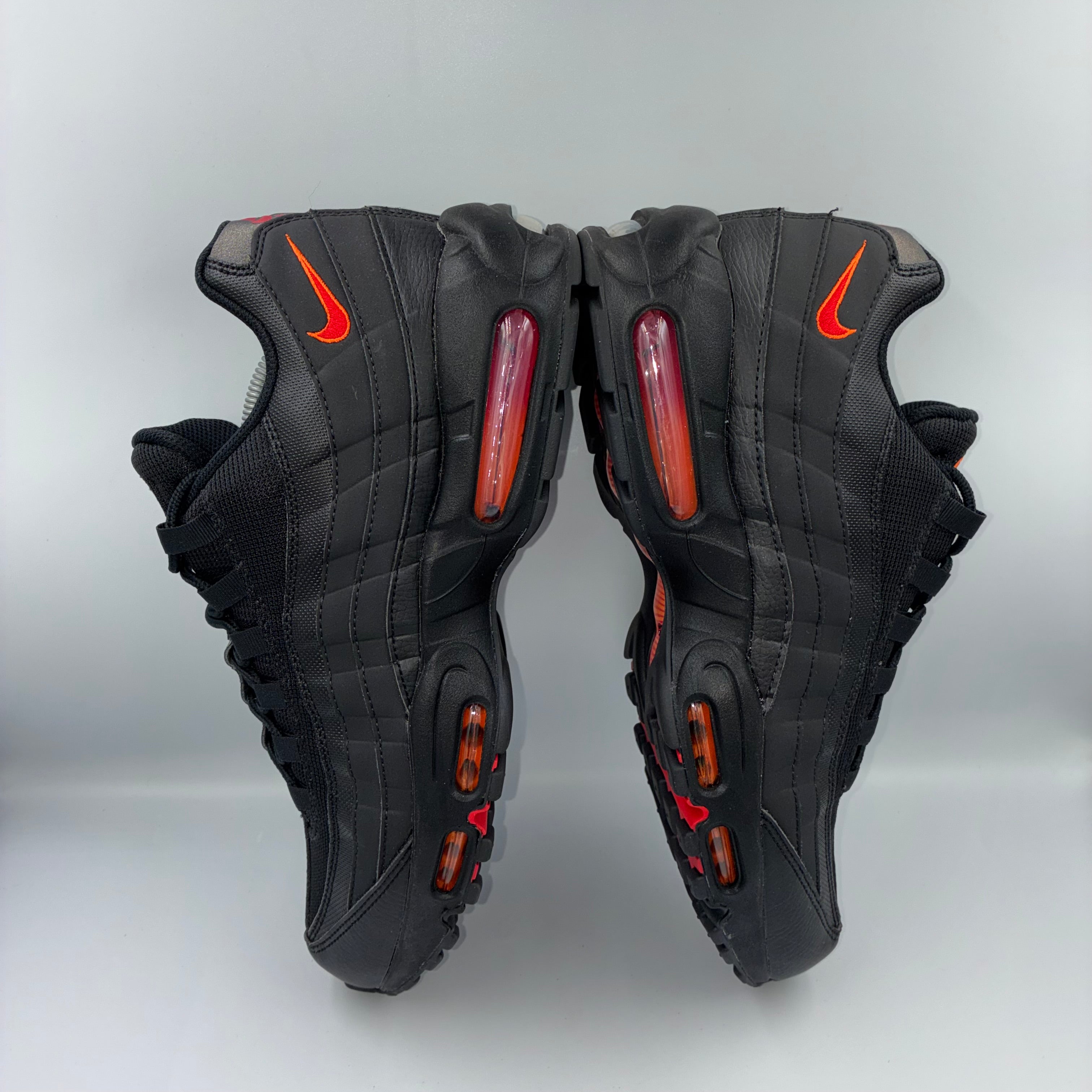 Nike Air Max 95 Black / University Red