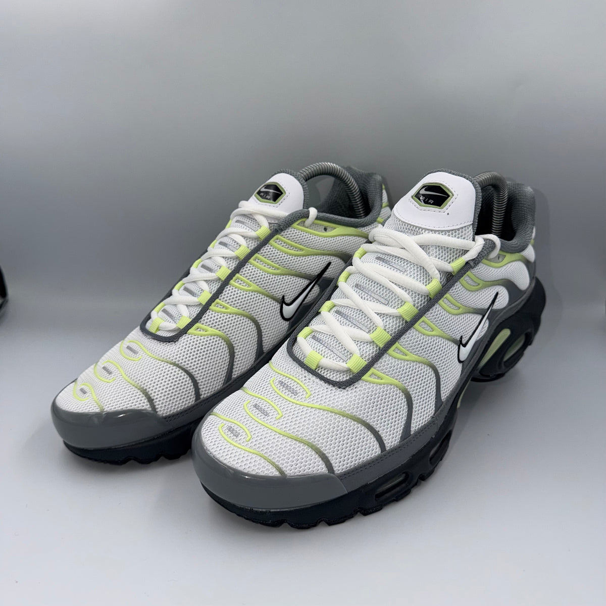 Nike Air Max Plus TN Cool Grey / Light Liquid Lime