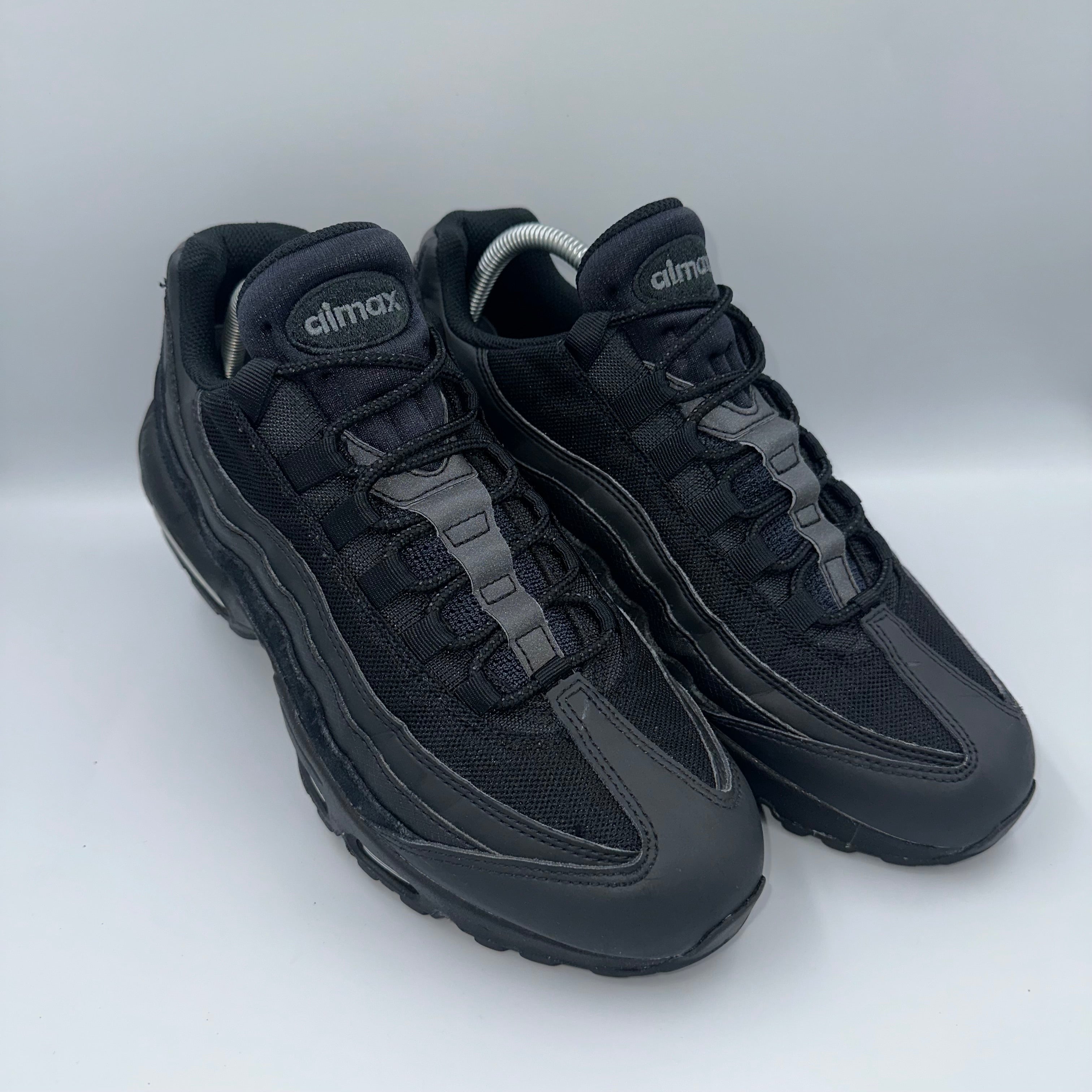Nike Air Max 95 Triple Black UK 8 CI3705-001 lateral side profile