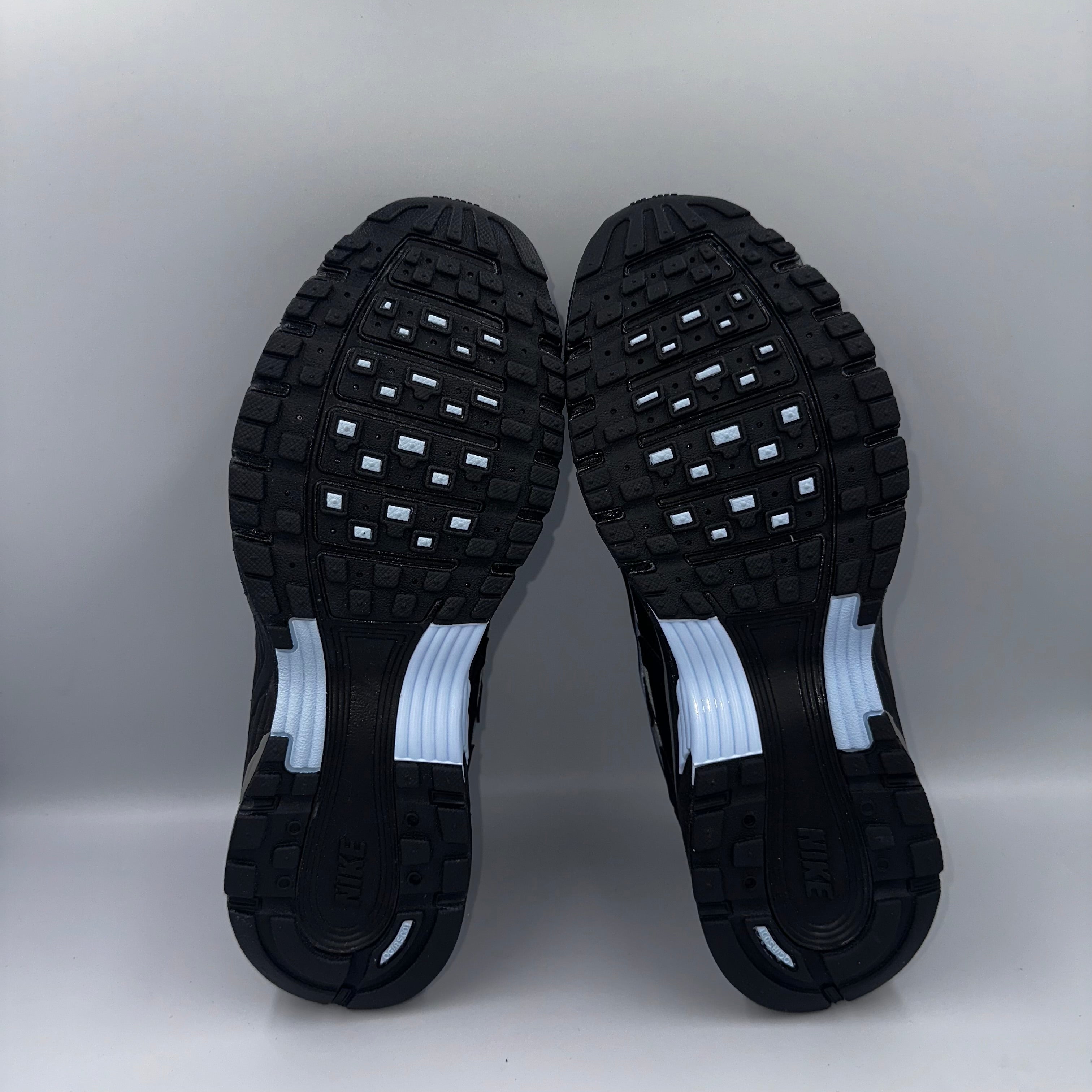 Nike P-6000 Black / Cool Grey UK 7.5 heel and counter detail