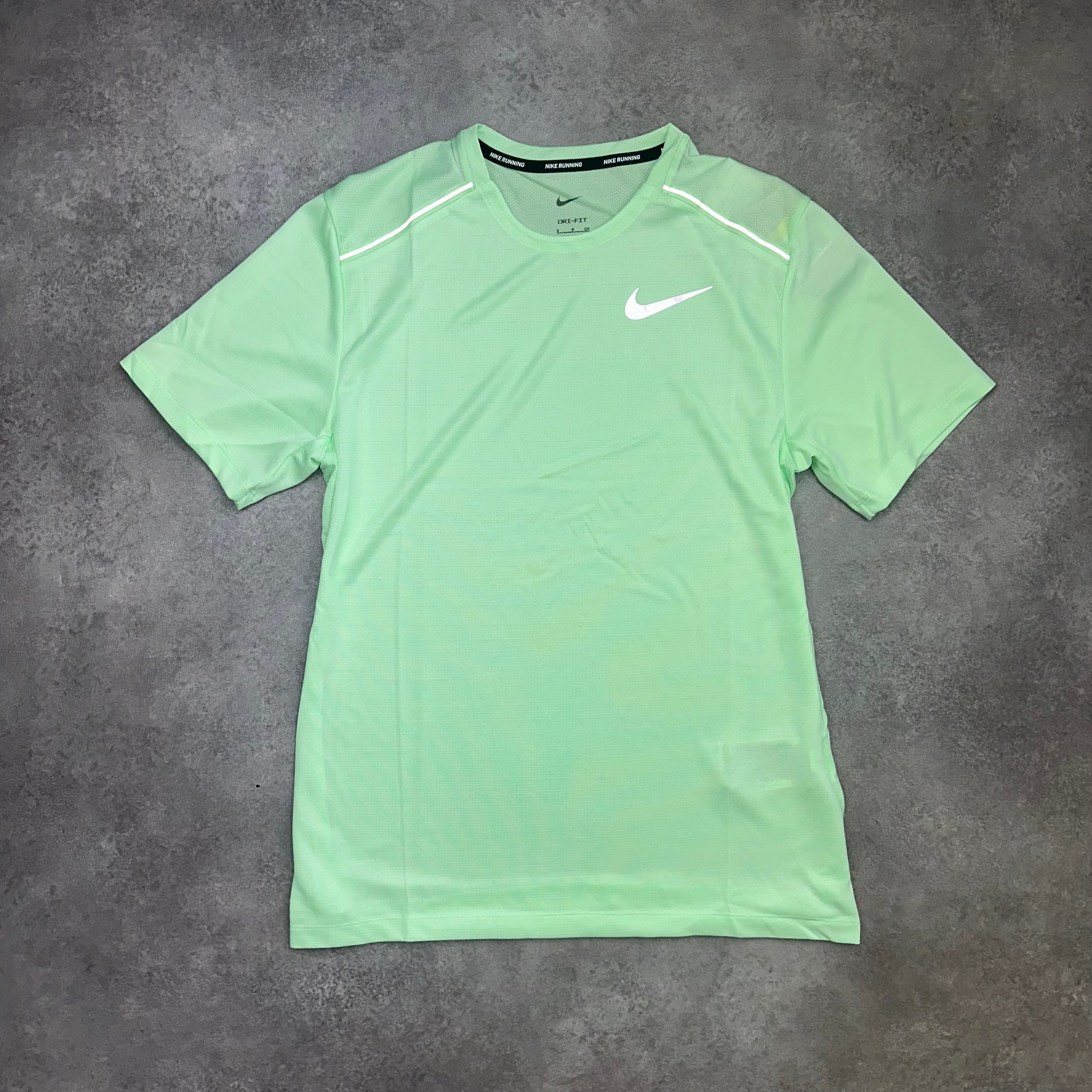 Nike Miler Vapour Green lateral side profile