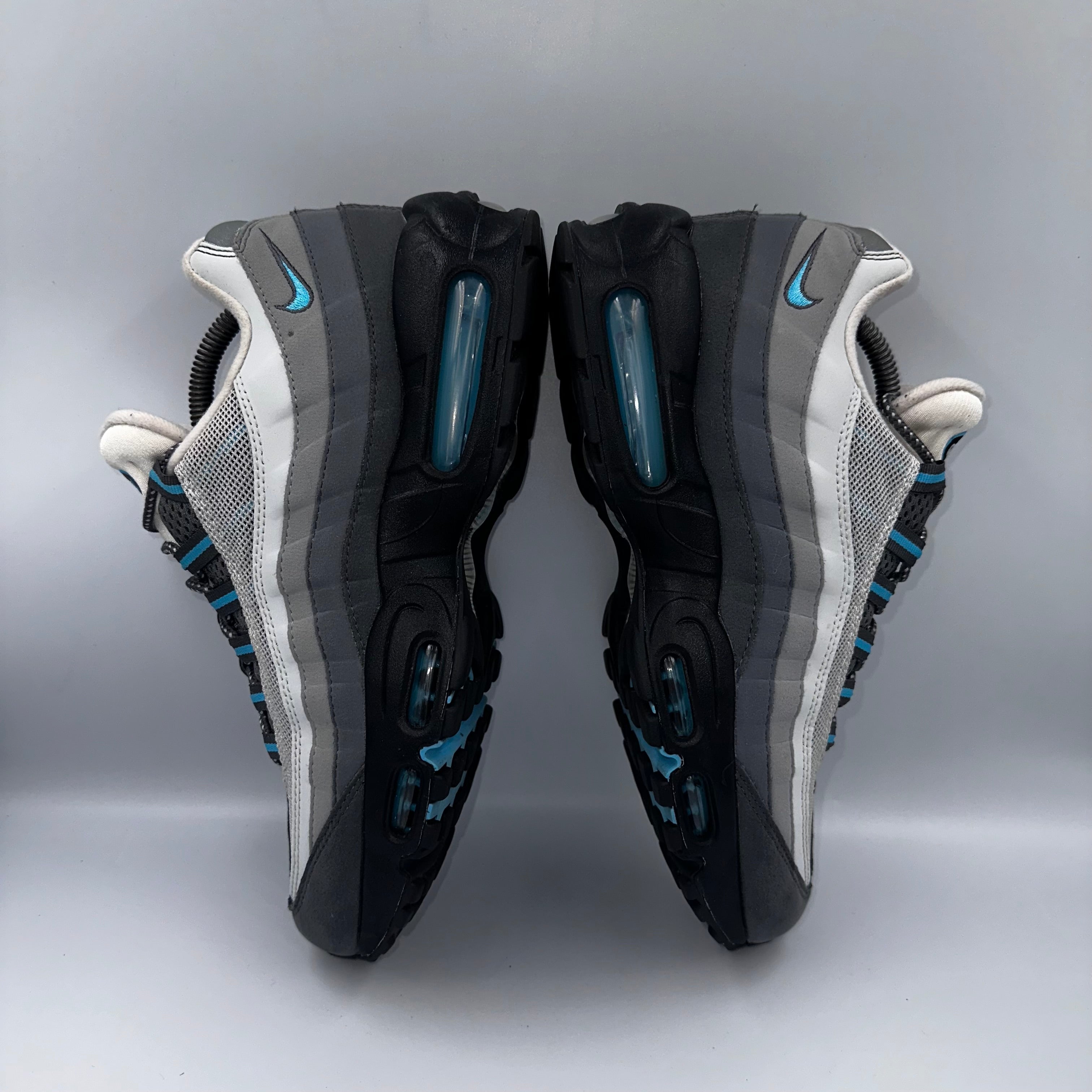 Nike Air Max 95 Baltic Blue UK 8 three-quarter front angle