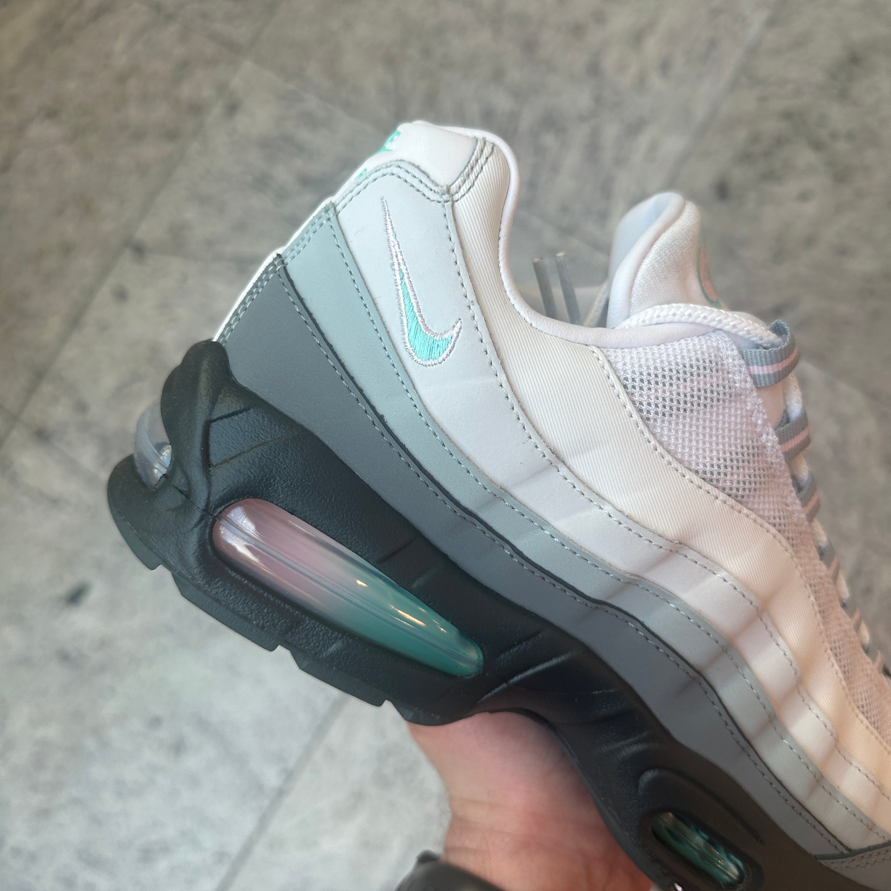 Nike Air Max 95 “Apple Pink 2026 Big Bubble” outsole view Limited Sizes