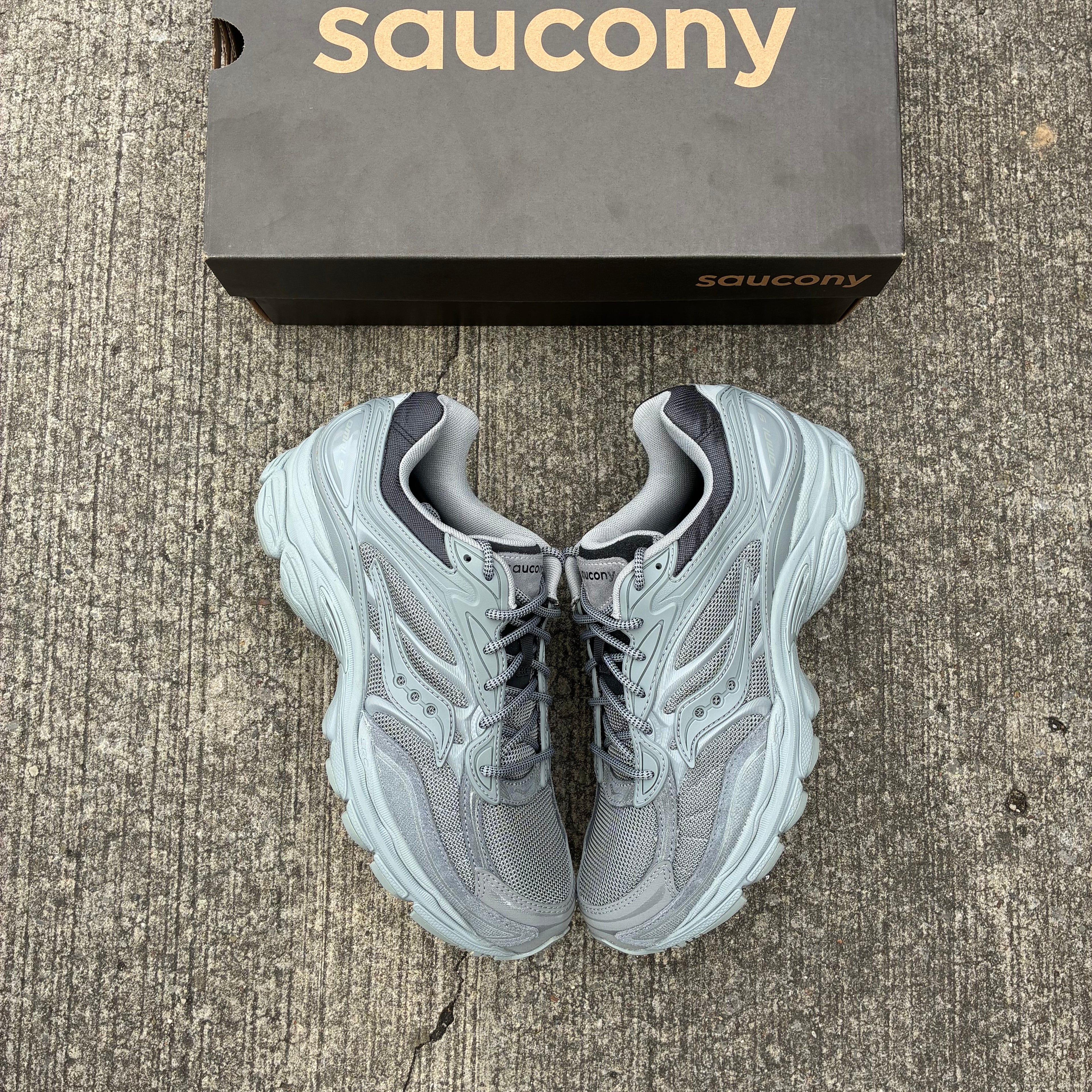 Saucony ProGrid Omni 9 ‘Grey’
