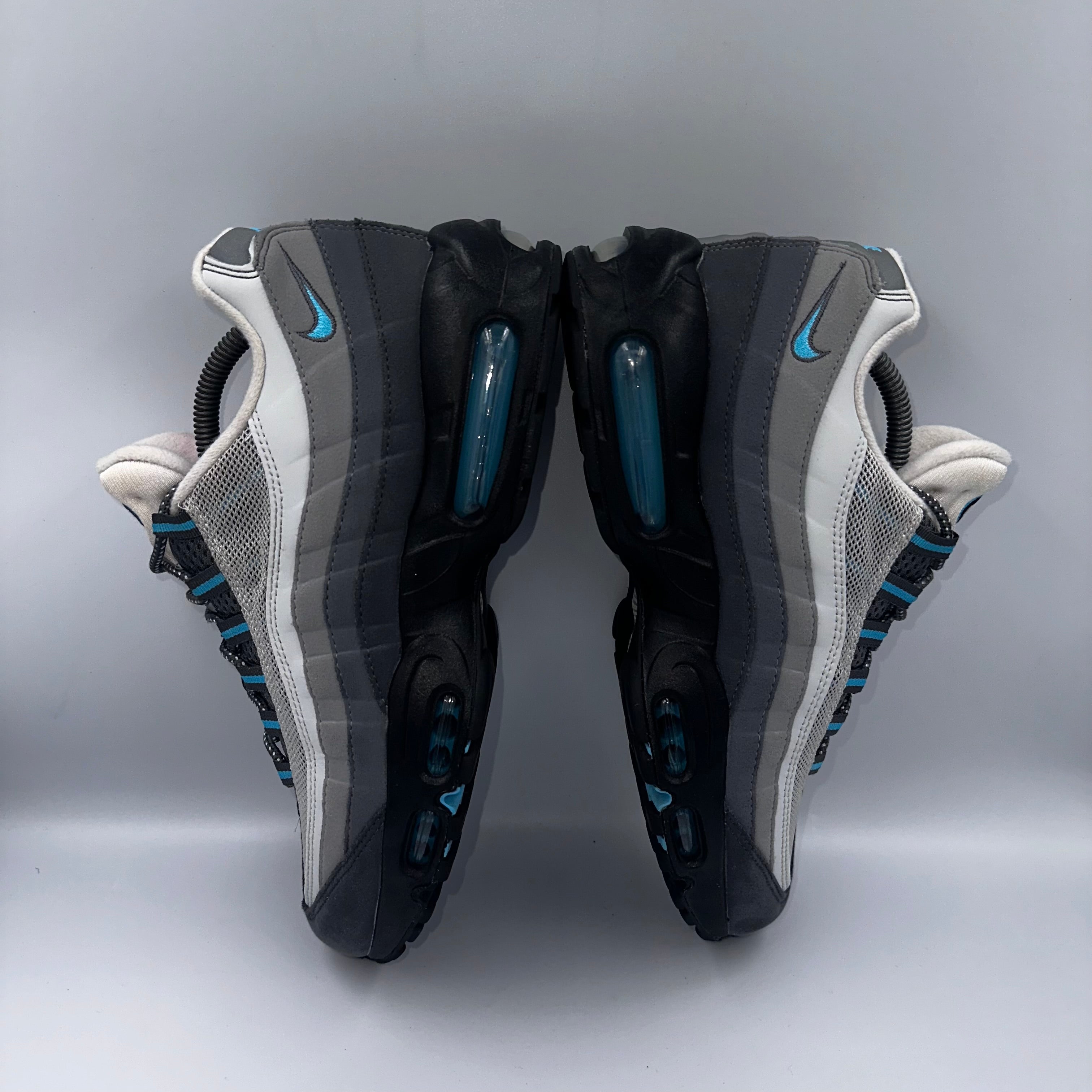 Nike Air Max 95 Baltic Blue UK 8.5 three-quarter front angle