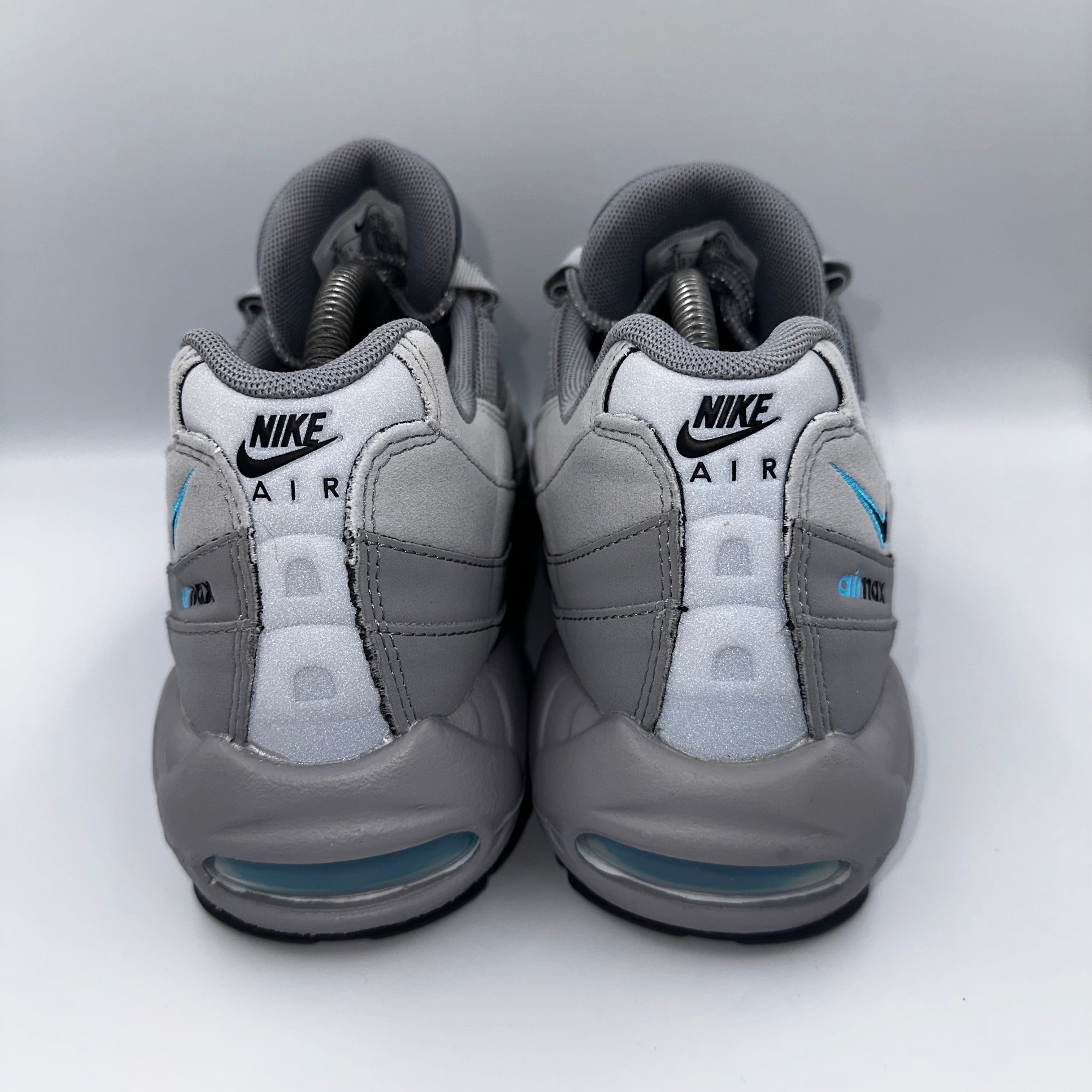 Nike Air Max 95 Particle Grey Retro Logo outsole view