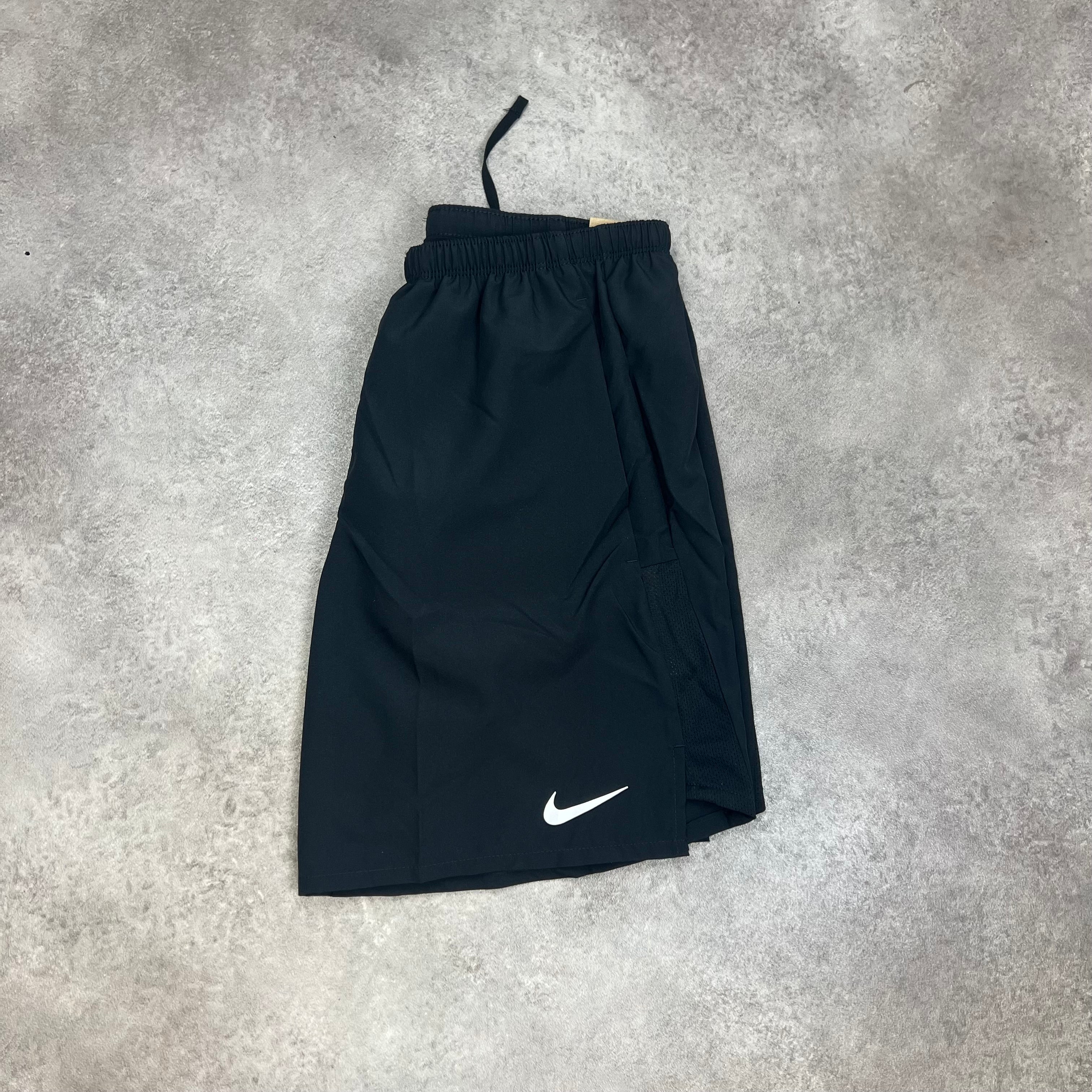 Nike Challenger Shorts 7 Inch Black front view