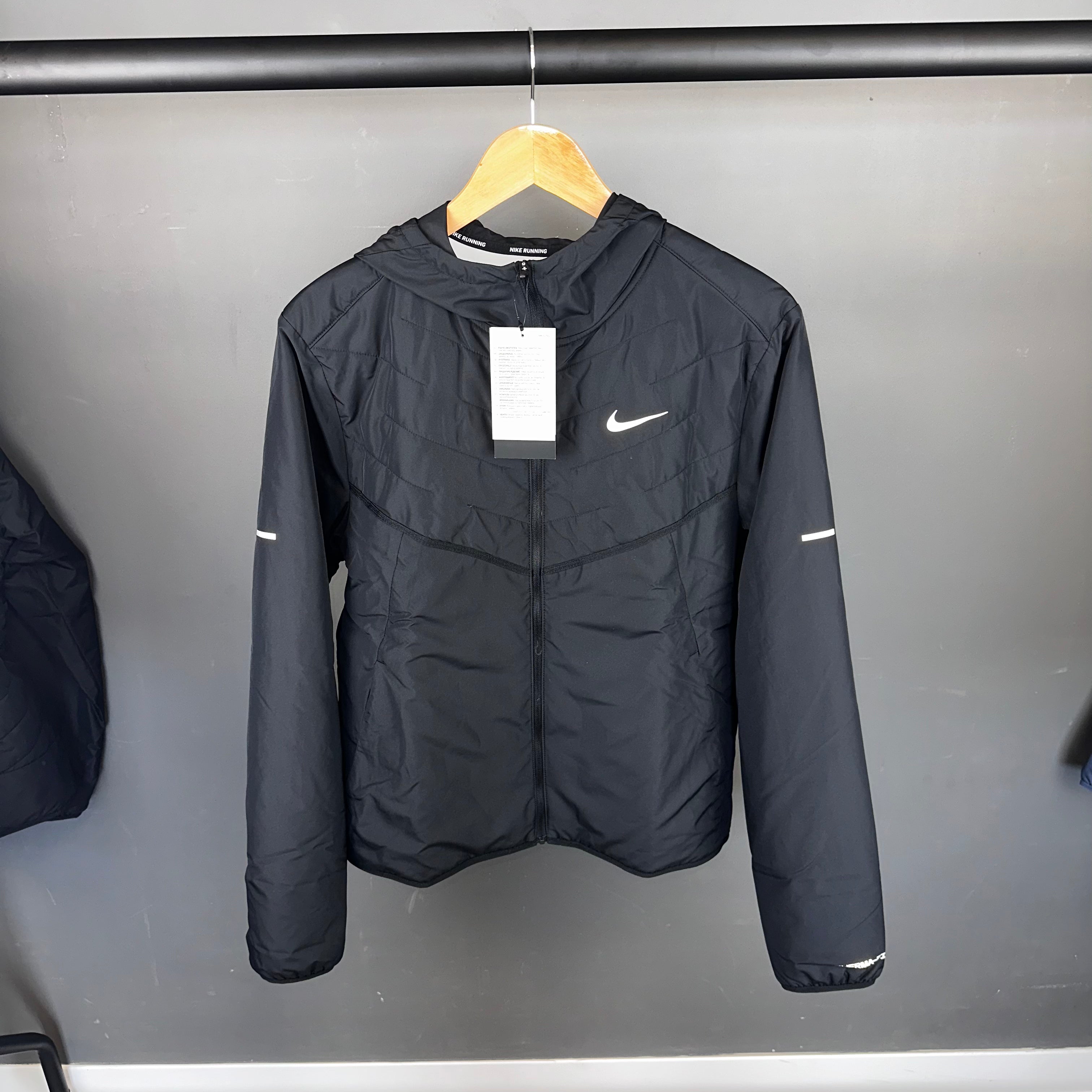 Nike Therma-FIT Repel Black back view